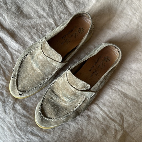 Loro Piana Summer Walk in Sandstone, 38 - Picture 2 of 6